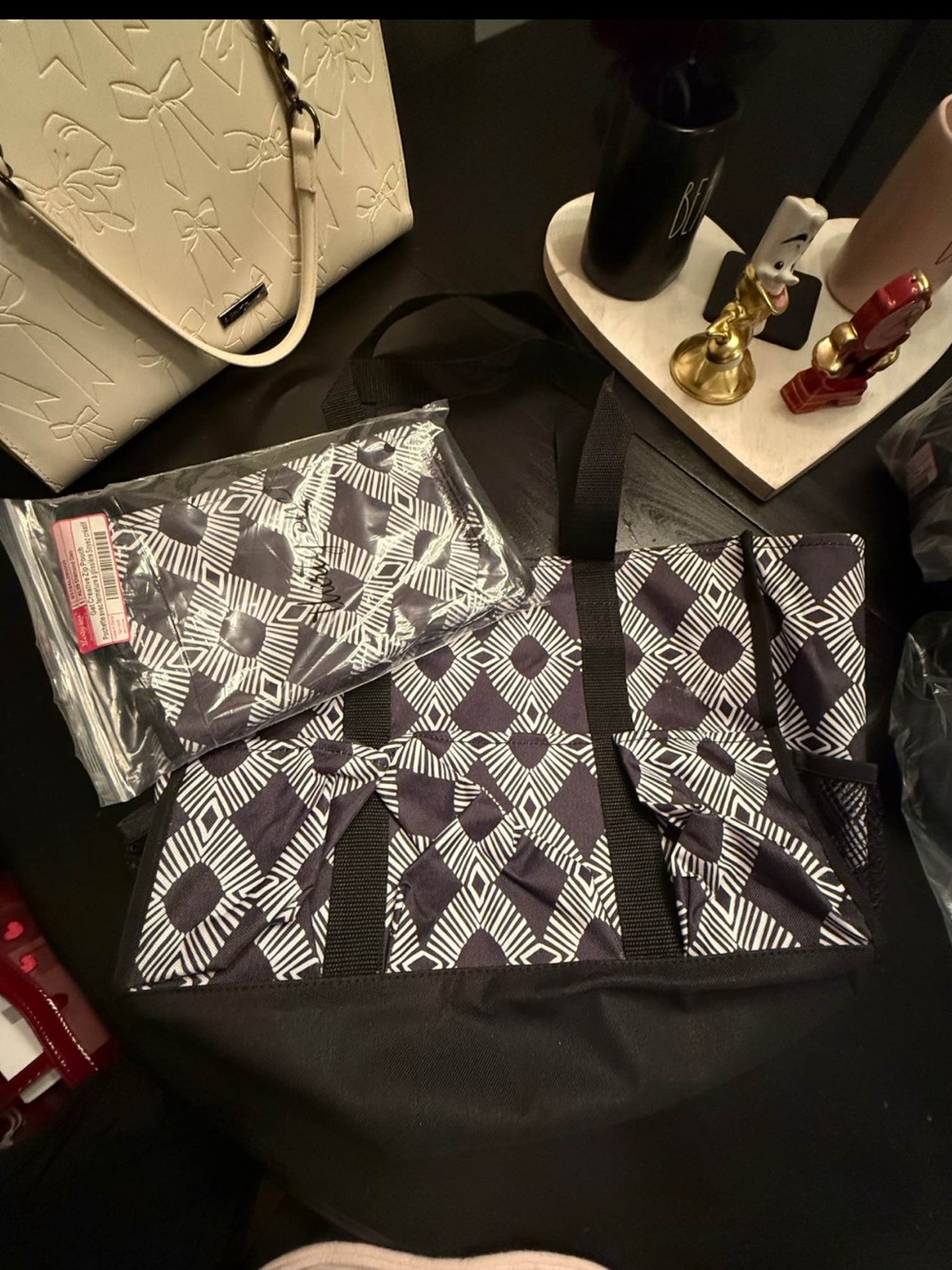 thirty-one Black and White Geometric Tote